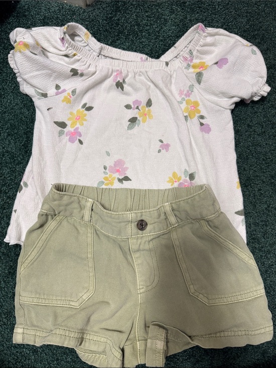 Cat & Jack Other - Cat & Jack White Floral Top with Green Shorts
